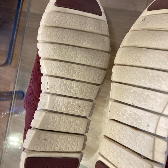 Sneakers , very good condition . Soft and comfortable . - Picture 4 of 4